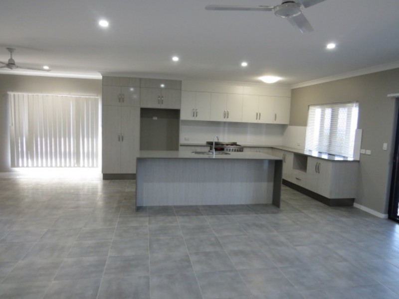 20 Grandview Terrace, Bowen QLD 4805