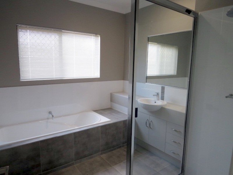 20 Grandview Terrace, Bowen QLD 4805