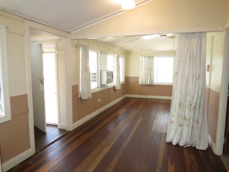 17 Gilbert Street, Bowen QLD 4805