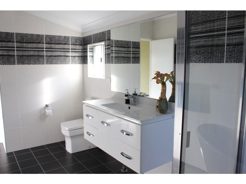 24 Sinclair Street, Bowen QLD 4805
