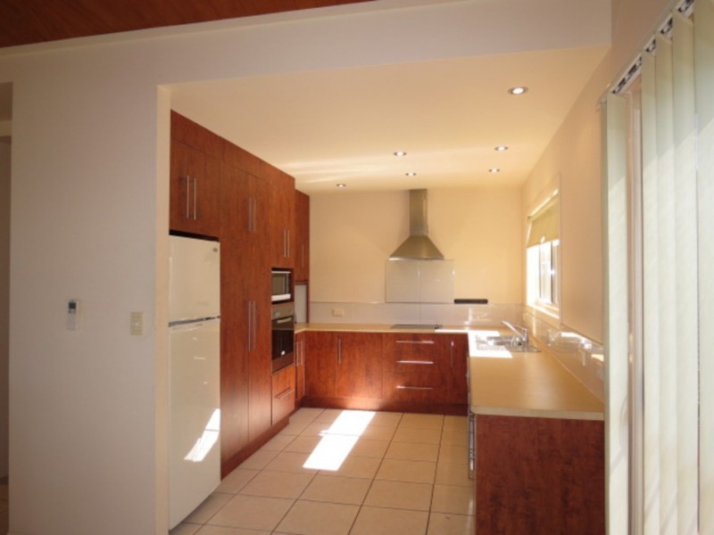1/104 Dalrymple Street, Bowen QLD 4805