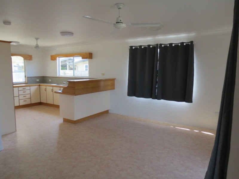 63 Queens Beach Esplanade, Bowen QLD 4805