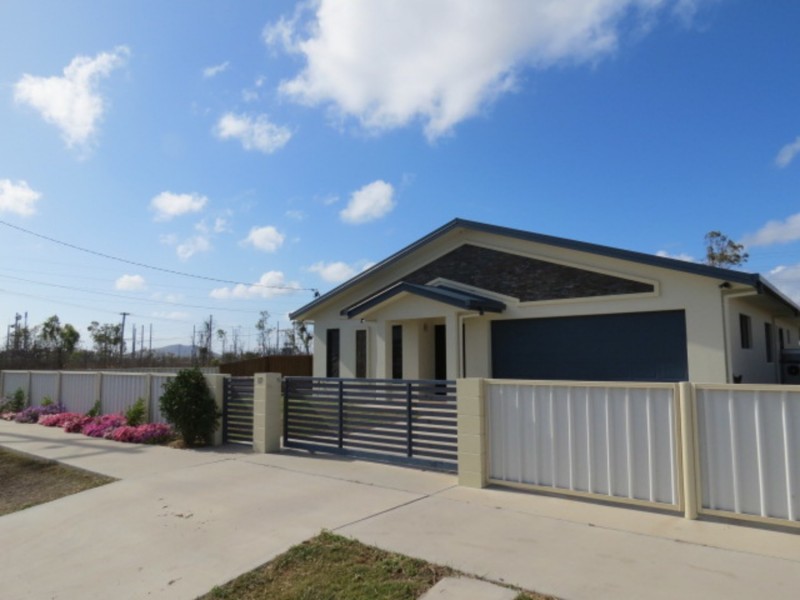 17 Matthews Street, Bowen QLD 4805