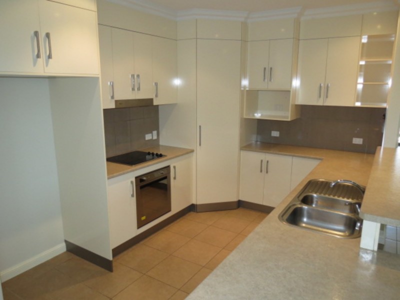 17 Matthews Street, Bowen QLD 4805
