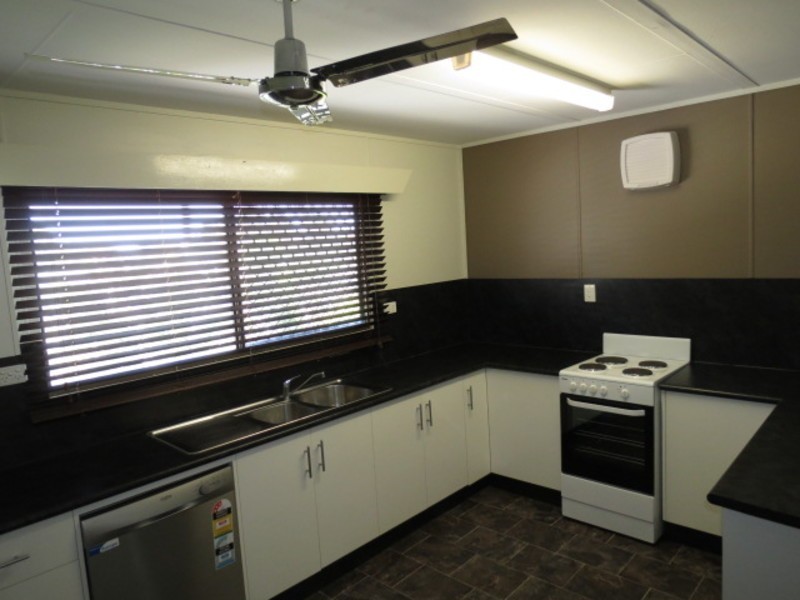 113 Hillview Road, Bowen QLD 4805