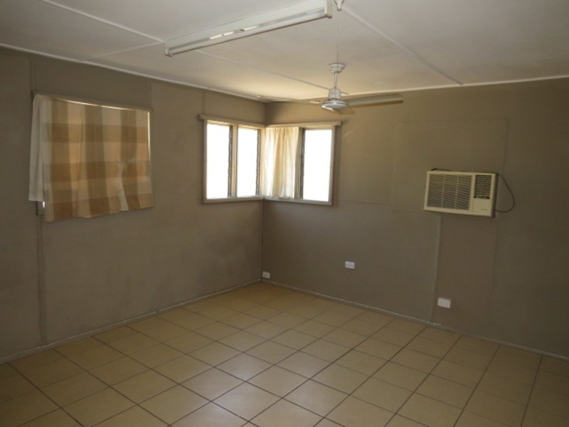 42 Creek Street, Bowen QLD 4805