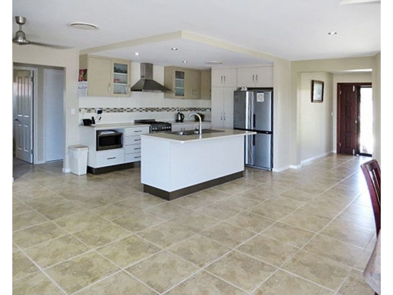 4 Silk Road, Bowen QLD 4805