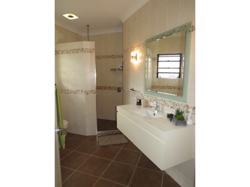 1 Pod Place, Bowen QLD 4805