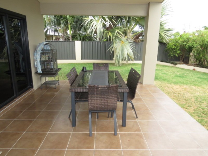1 Pod Place, Bowen QLD 4805