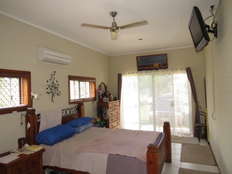 27 Coral Street, Bowen QLD 4805