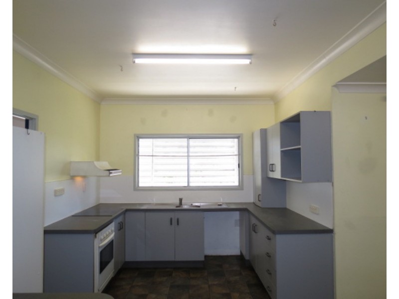 72 Livingstone Street, Bowen QLD 4805