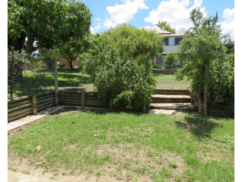 72 Livingstone Street, Bowen QLD 4805