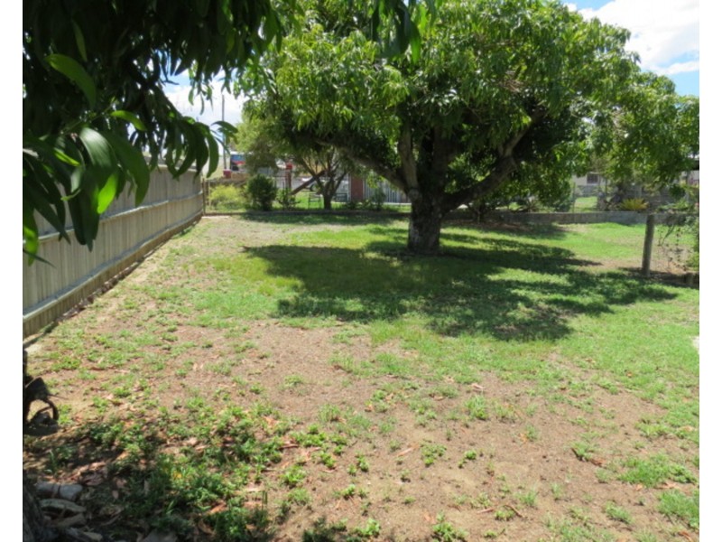 72 Livingstone Street, Bowen QLD 4805