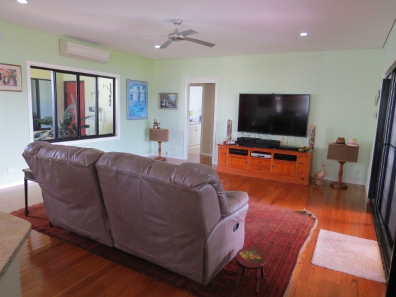 42 Whyte Avenue, Bowen QLD 4805