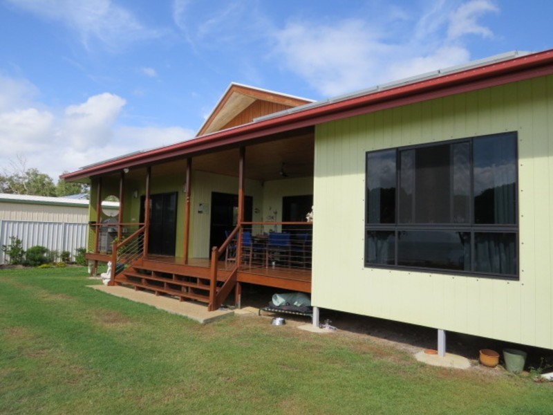 42 Whyte Avenue, Bowen QLD 4805
