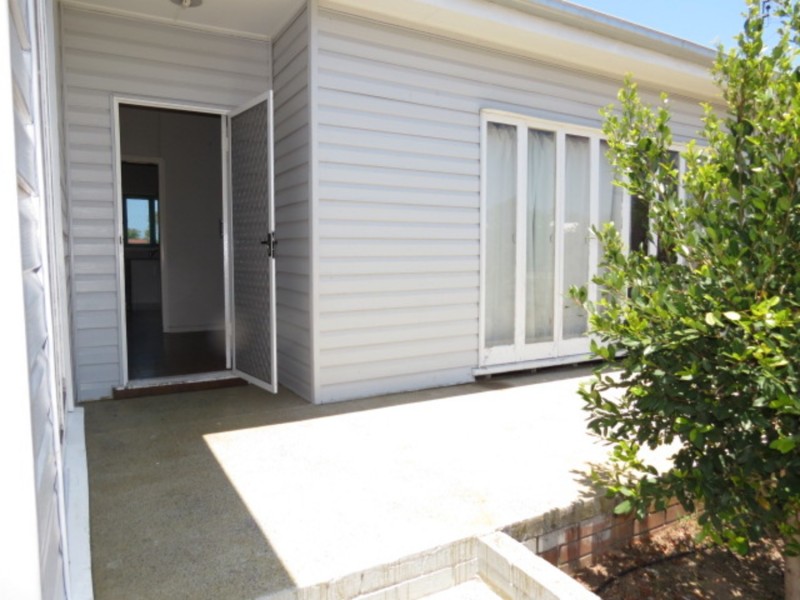 12 Korah Street, Bowen QLD 4805