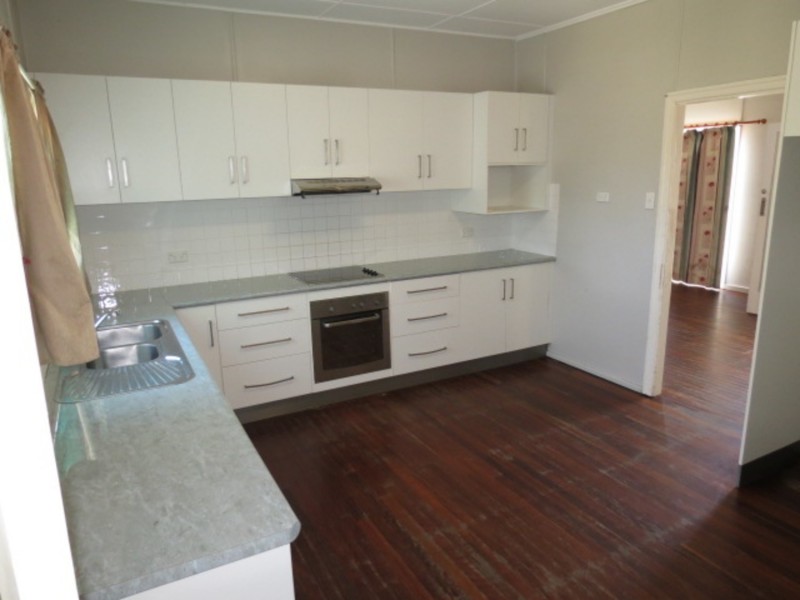 12 Korah Street, Bowen QLD 4805