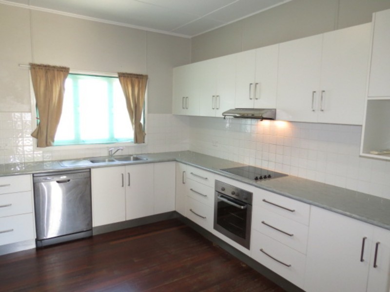 12 Korah Street, Bowen QLD 4805