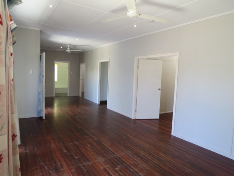 12 Korah Street, Bowen QLD 4805