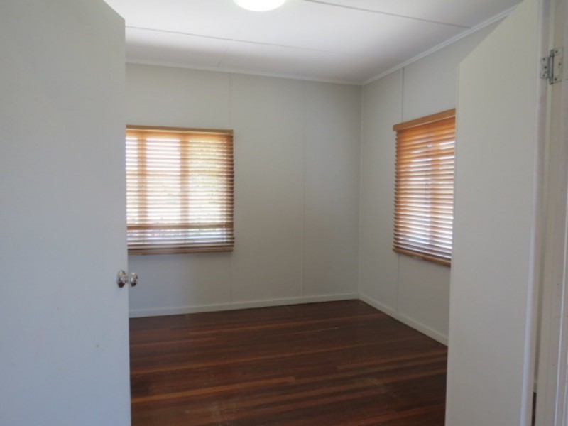 12 Korah Street, Bowen QLD 4805