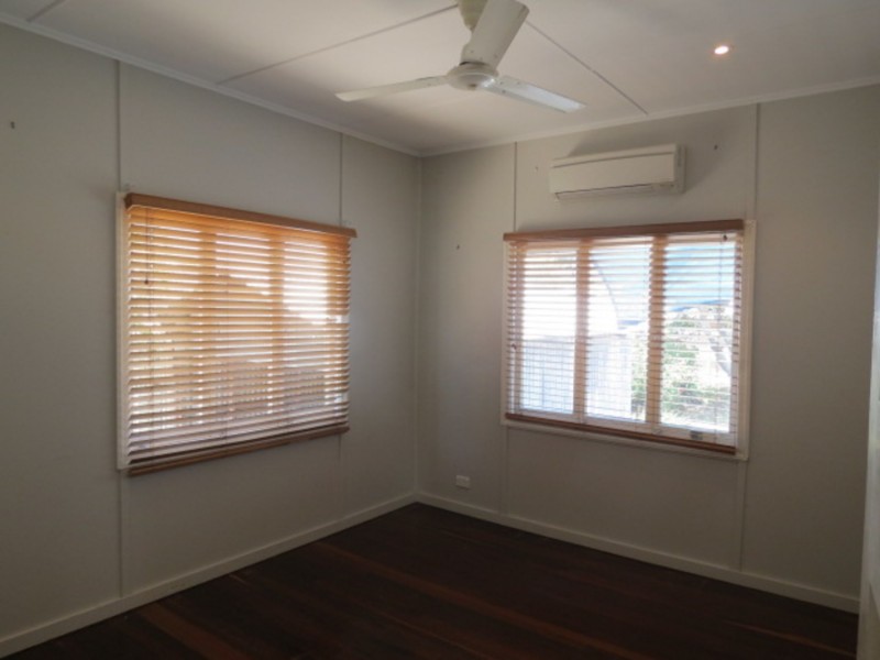 12 Korah Street, Bowen QLD 4805