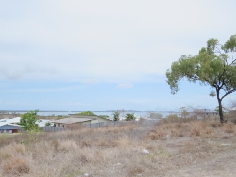 8 Seacove Crescent, Bowen QLD 4805