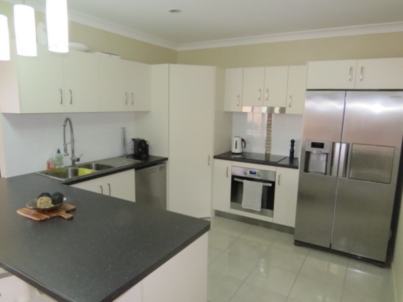 8 Seacove Crescent, Bowen QLD 4805