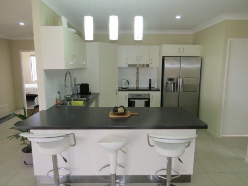 8 Seacove Crescent, Bowen QLD 4805