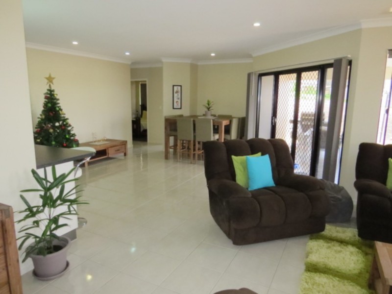 8 Seacove Crescent, Bowen QLD 4805