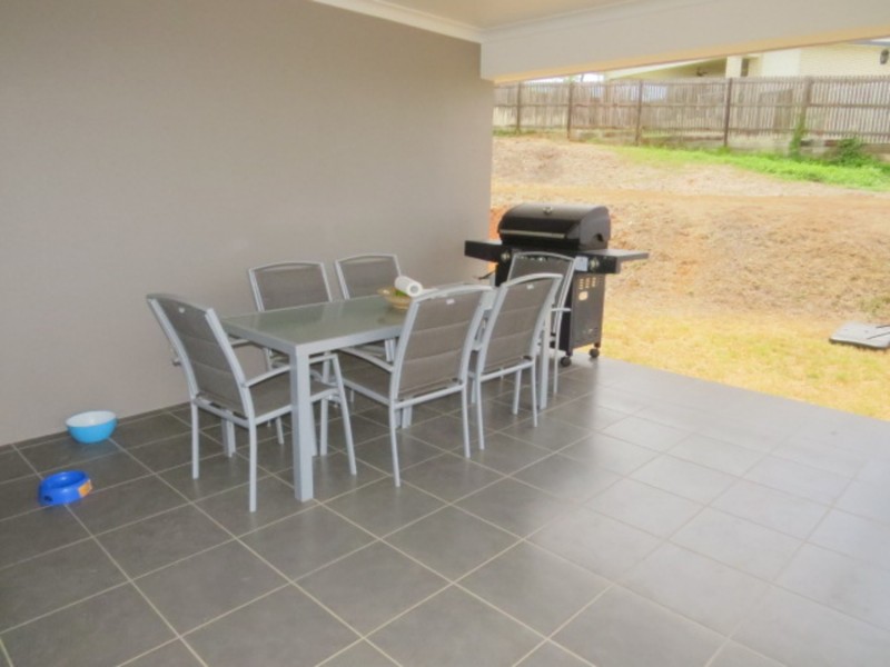 8 Seacove Crescent, Bowen QLD 4805