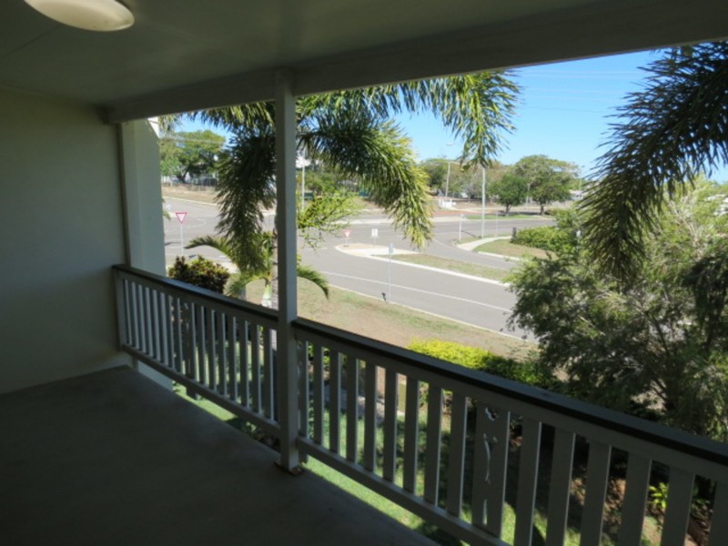 2/60 Herbert Street, Bowen QLD 4805