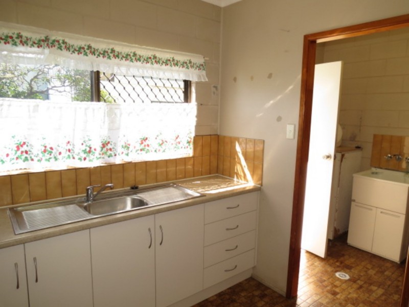 2/60 Herbert Street, Bowen QLD 4805