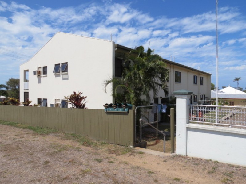 2/60 Herbert Street, Bowen QLD 4805