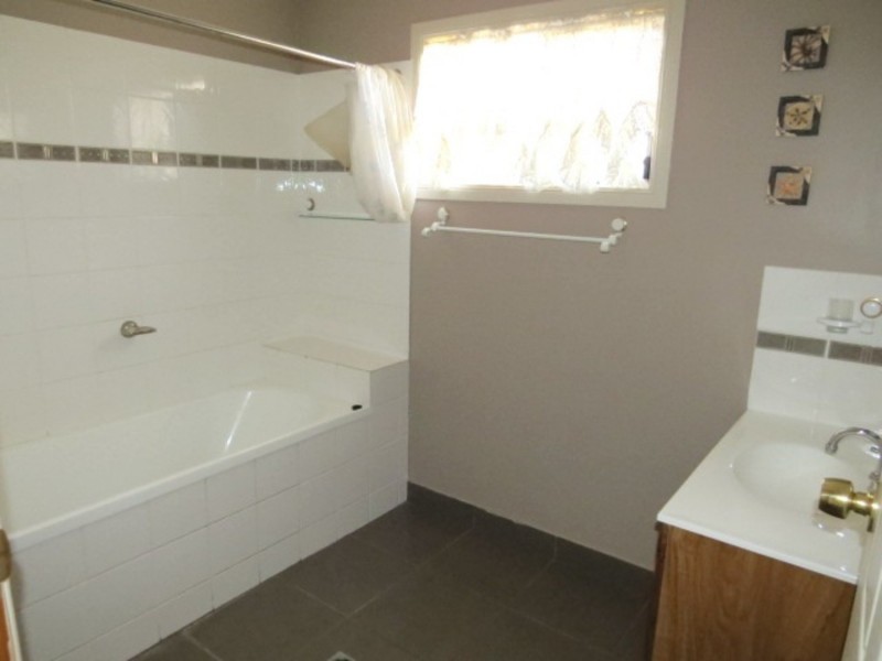 1 Craigie Court, Bowen QLD 4805