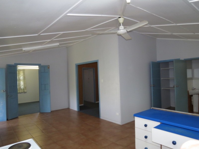 1/25 Tracey Street, Bowen QLD 4805