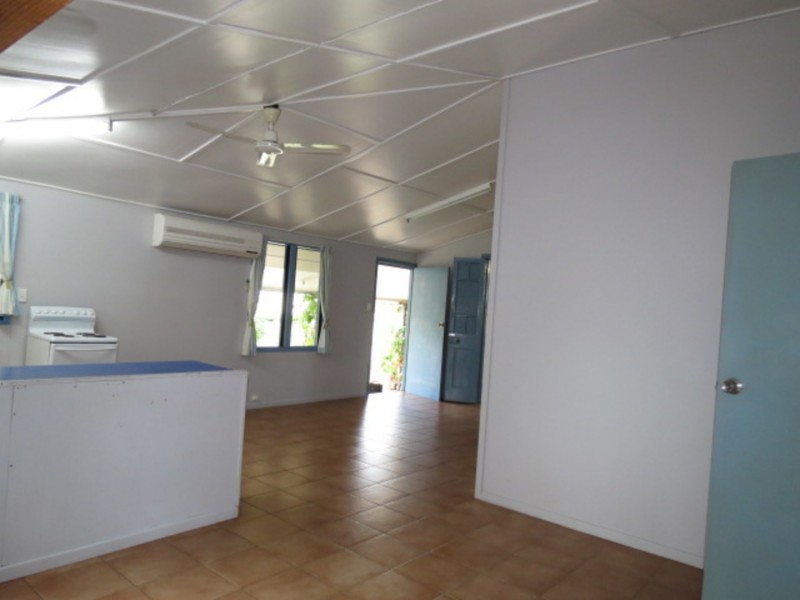 1/25 Tracey Street, Bowen QLD 4805