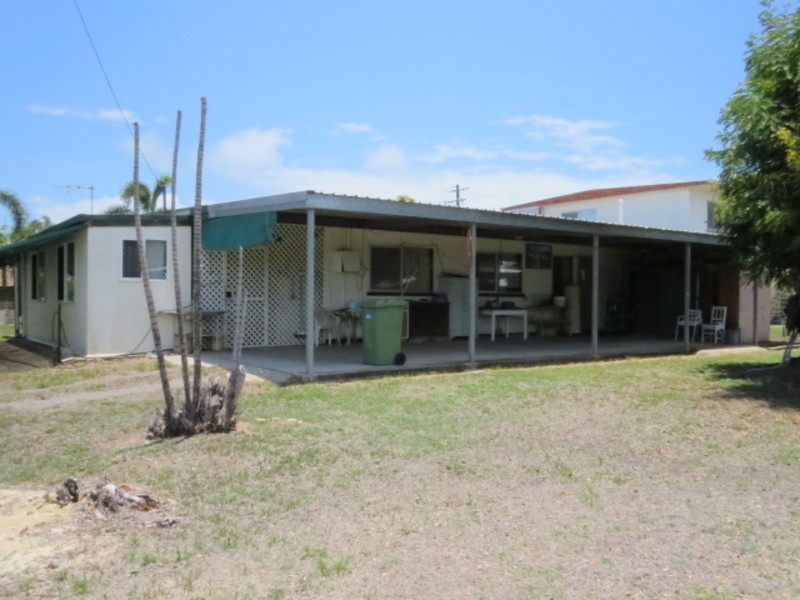 13 Rosshall Street, Bowen QLD 4805