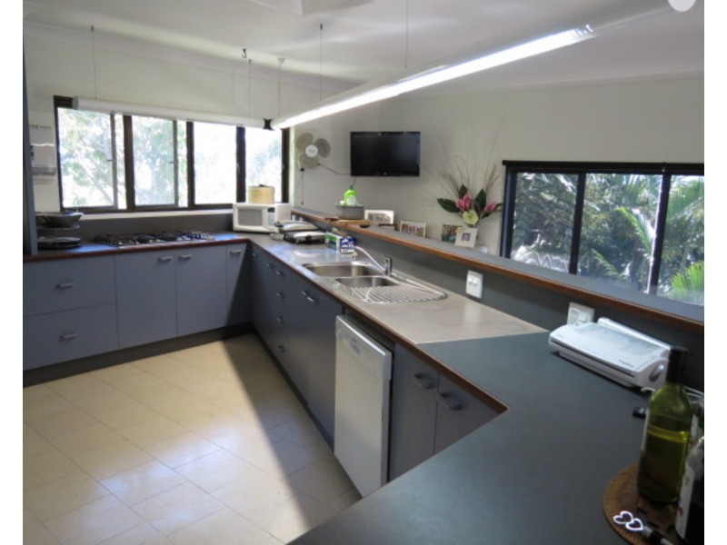 69 Hillview Road, Bowen QLD 4805