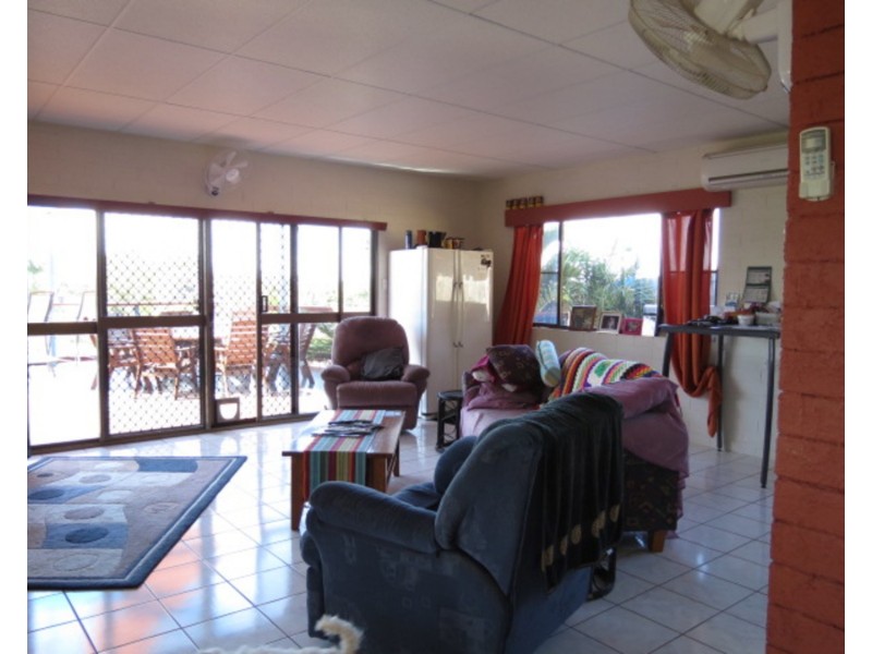 69 Hillview Road, Bowen QLD 4805