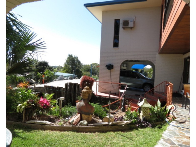 69 Hillview Road, Bowen QLD 4805