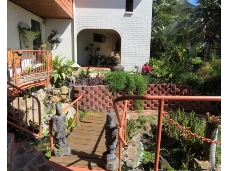 69 Hillview Road, Bowen QLD 4805