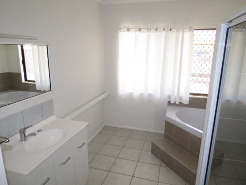 2 Clement Avenue, Bowen QLD 4805