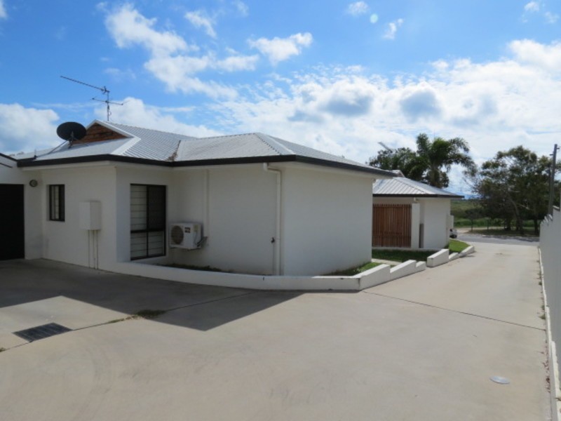 2/13 Queens Road, Bowen QLD 4805