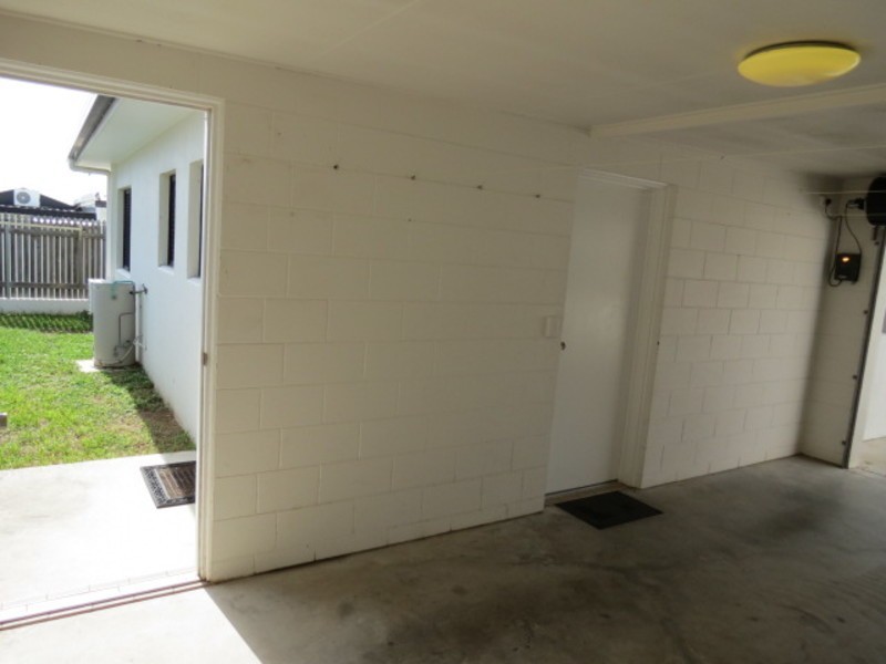 2/13 Queens Road, Bowen QLD 4805