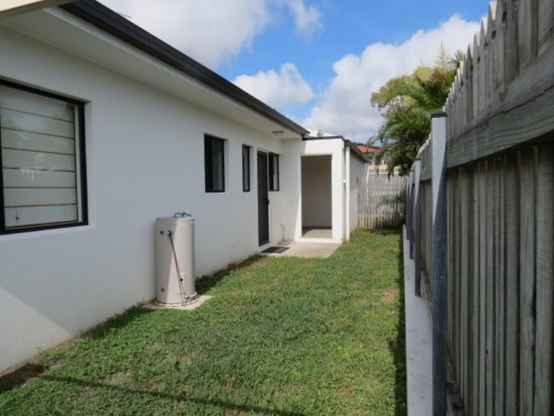 2/13 Queens Road, Bowen QLD 4805