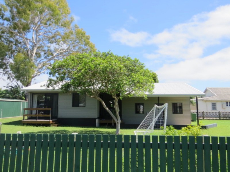 25 Field Street, Bowen QLD 4805