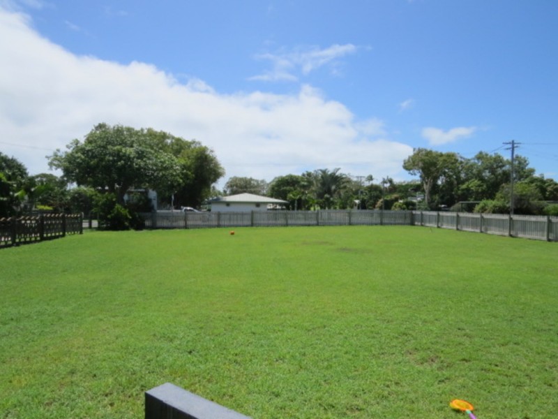 25 Field Street, Bowen QLD 4805