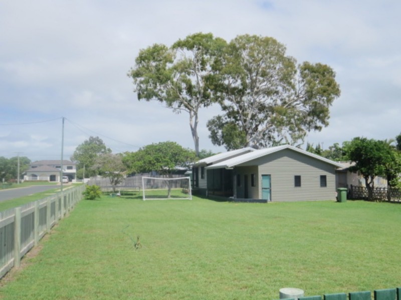 25 Field Street, Bowen QLD 4805