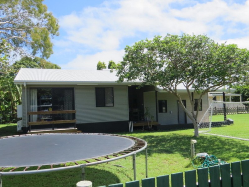 25 Field Street, Bowen QLD 4805