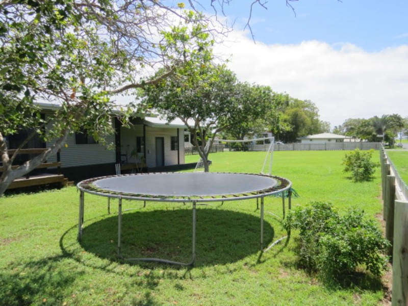 25 Field Street, Bowen QLD 4805